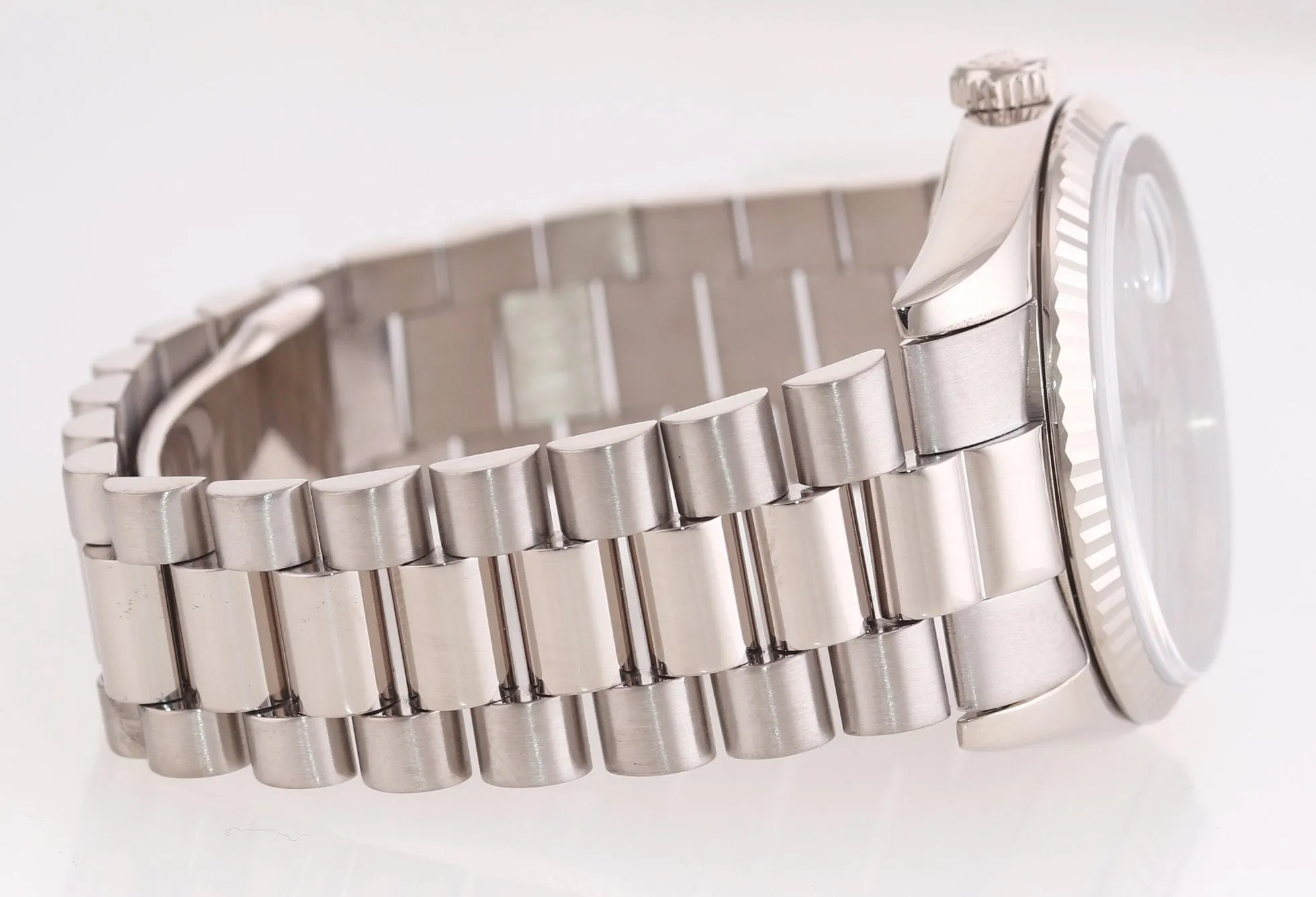 2007 Modern Buckle Rolex President Rhodium Roman Heavy 118239 White Gold Watch