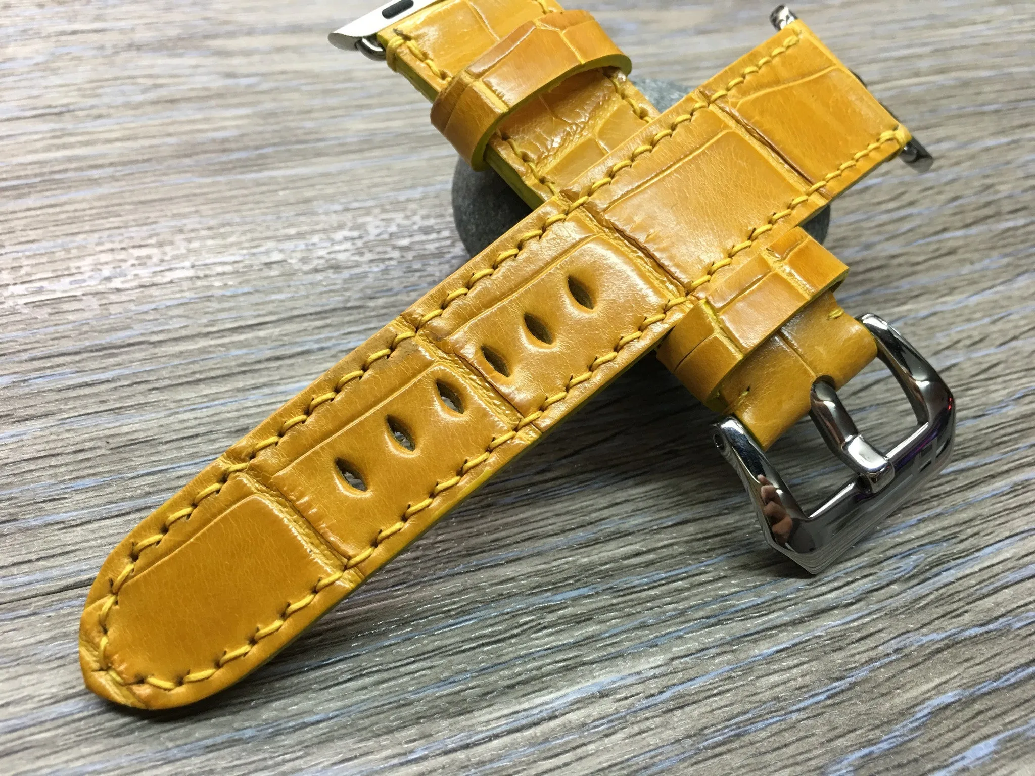 Apple Watch SE Band, Leather Watch Band for Apple Watch, Yellow Alligator Skin Watch Band for Apple Watch 44mm, 40mm, Series 6, iWatch Band Gift Ideas
