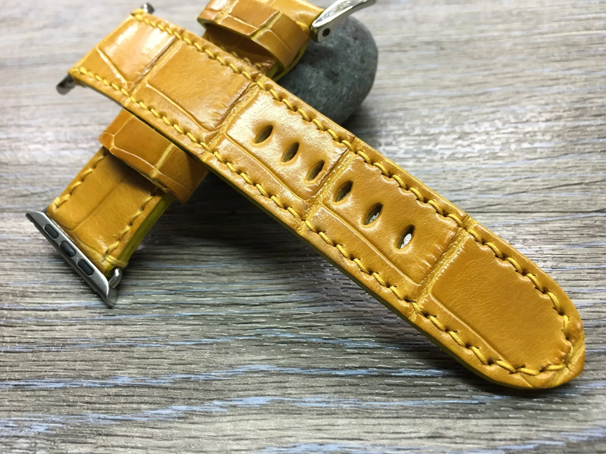 Apple Watch SE Band, Leather Watch Band for Apple Watch, Yellow Alligator Skin Watch Band for Apple Watch 44mm, 40mm, Series 6, iWatch Band Gift Ideas