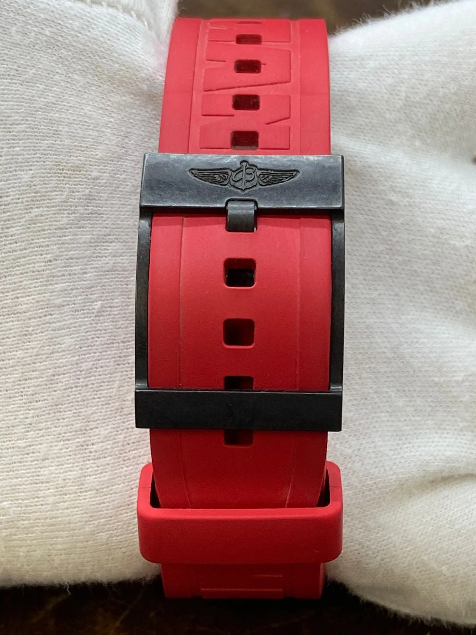 Breitling ENDURANCE PRO IronMan X82310 Red Dial SuperQuartz Men's Watch