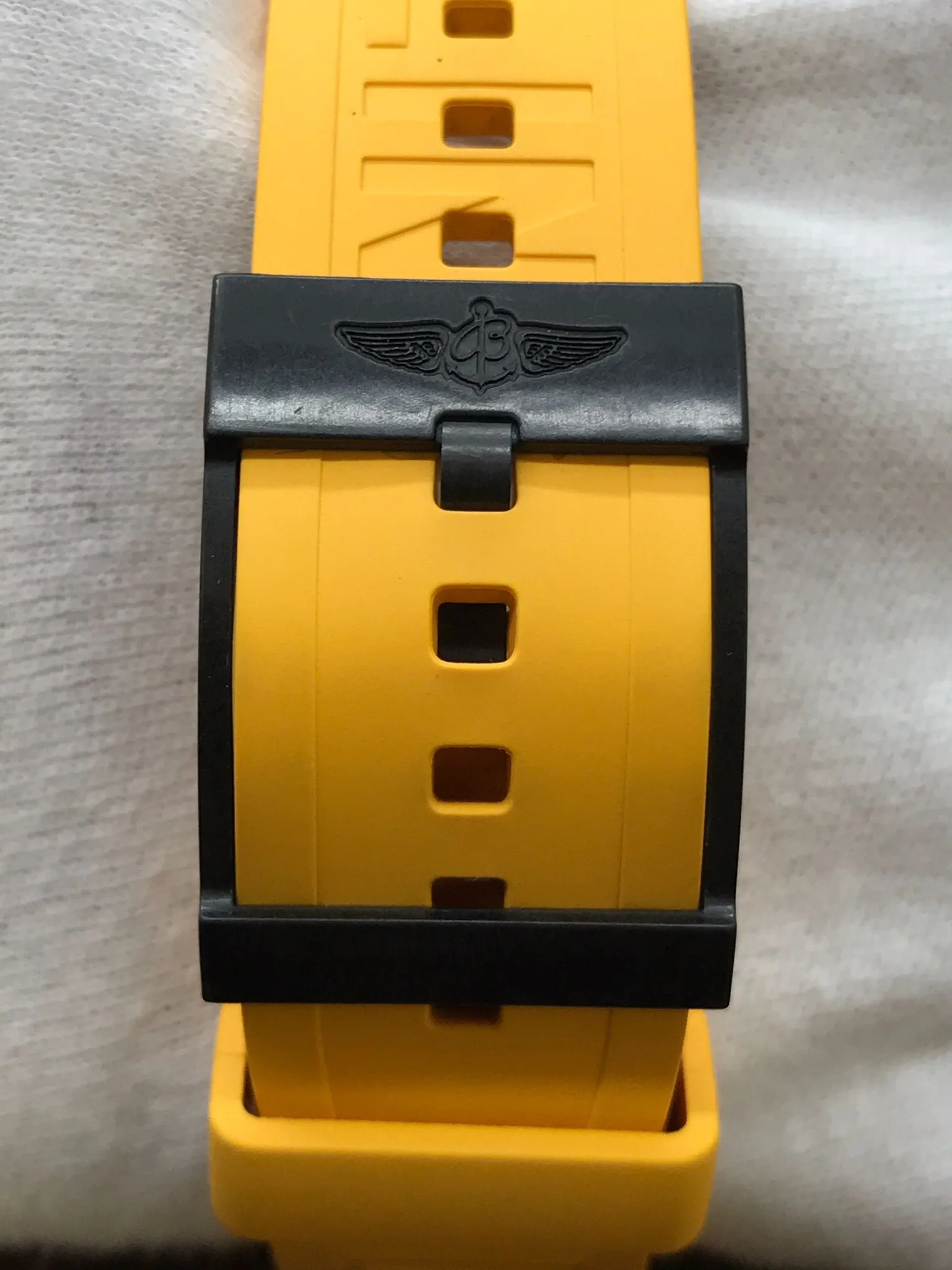 Breitling ENDURANCE PRO Yellow X82310 Black Dial SuperQuartz Men's Watch