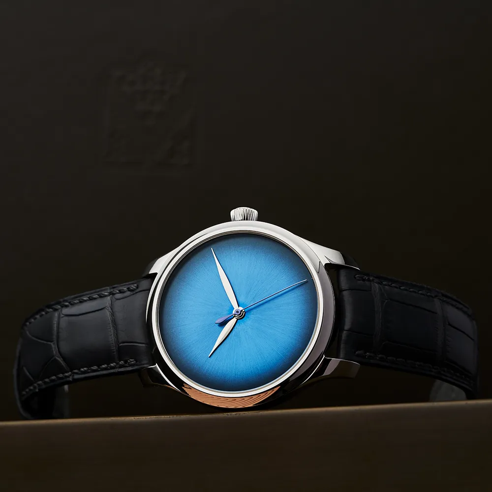 H. Moser & Cie. Endeavour Concept Funky Blue fumé dial