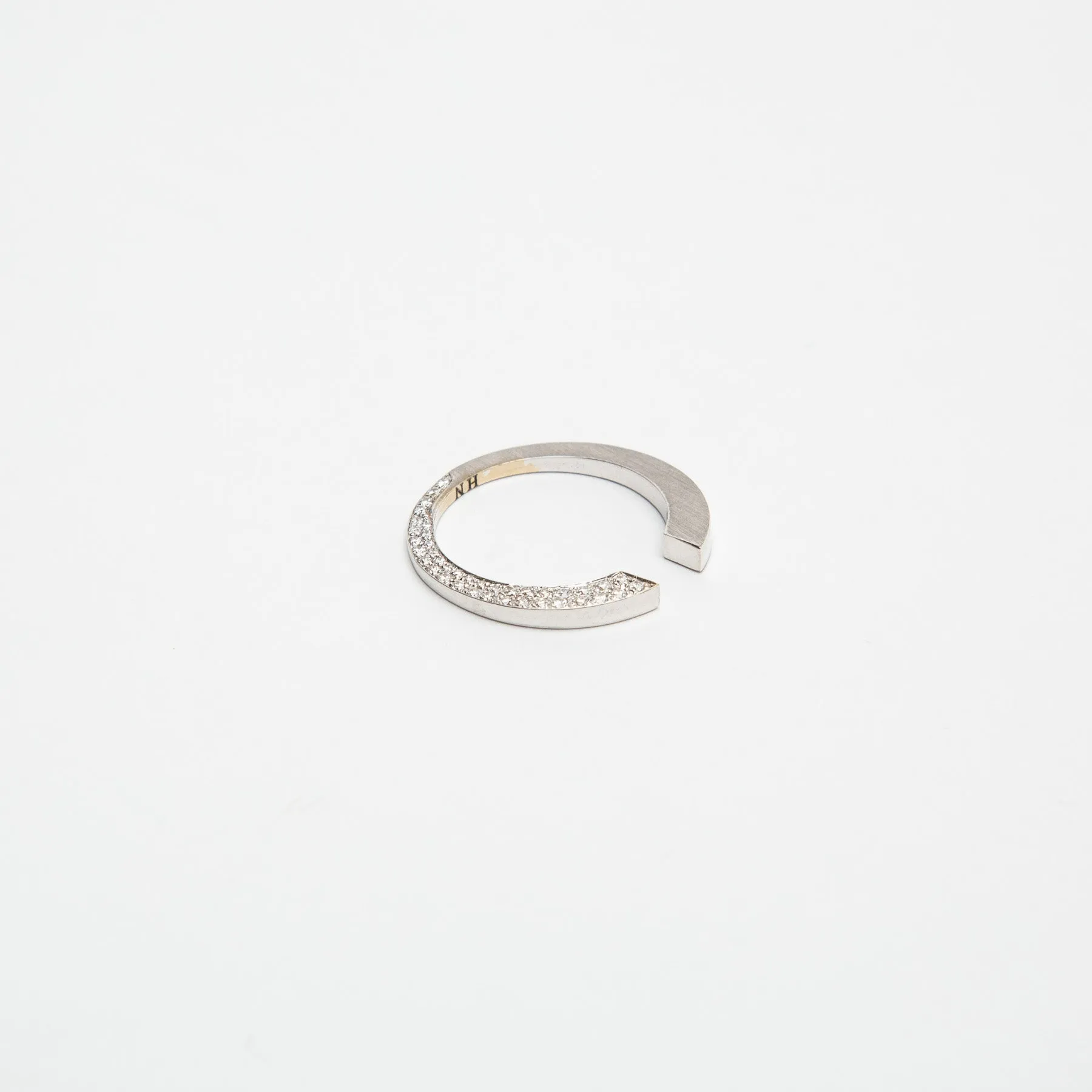 HADAR NORNBERG | HALF DIAMOND TITLED RING