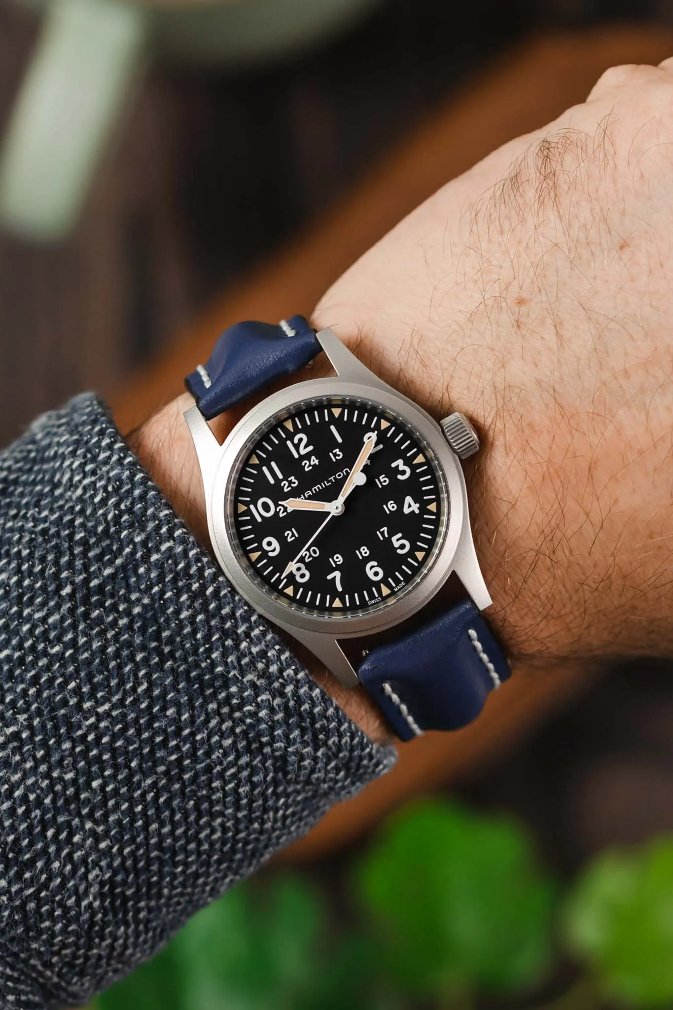 Hirsch HEAVY CALF Water-Resistant Calf Leather Watch Strap in BLUE