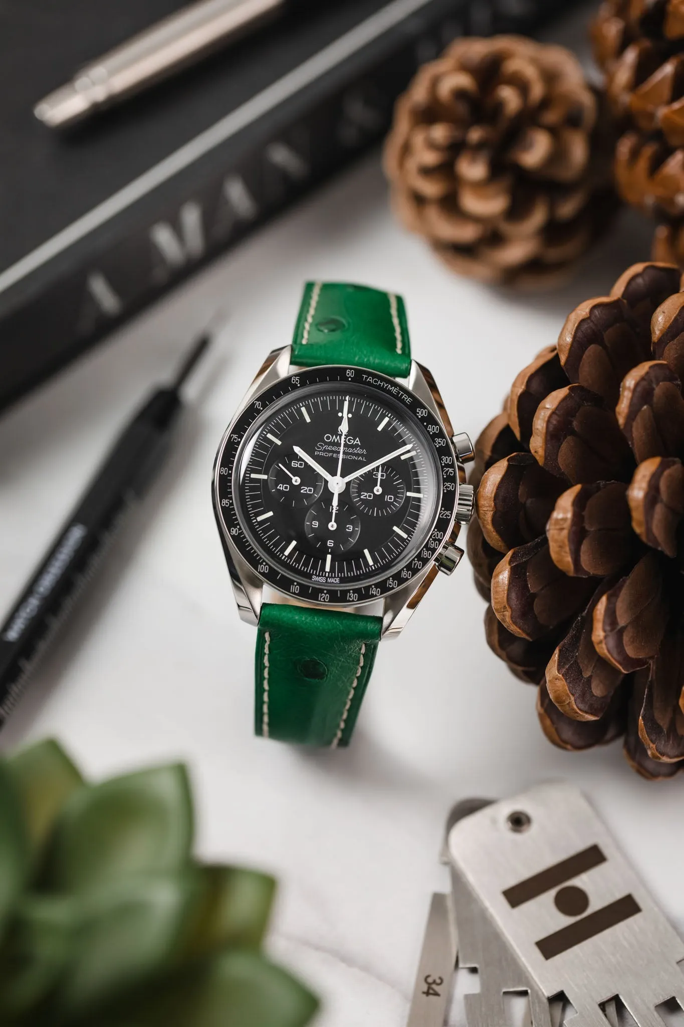 Hirsch MASSAI OSTRICH Leather Watch Strap in GREEN With WHITE Stitching