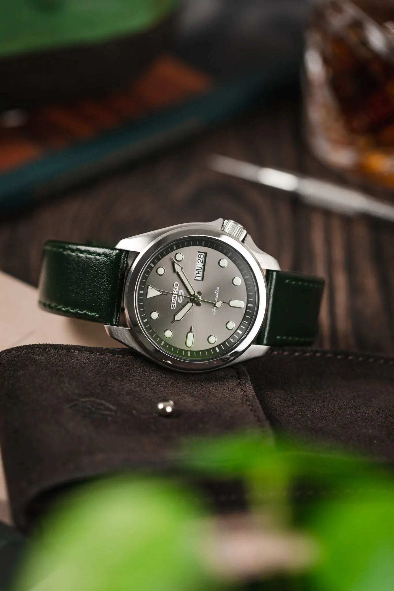 Hirsch OSIRIS Calf Leather Watch Strap in GREEN