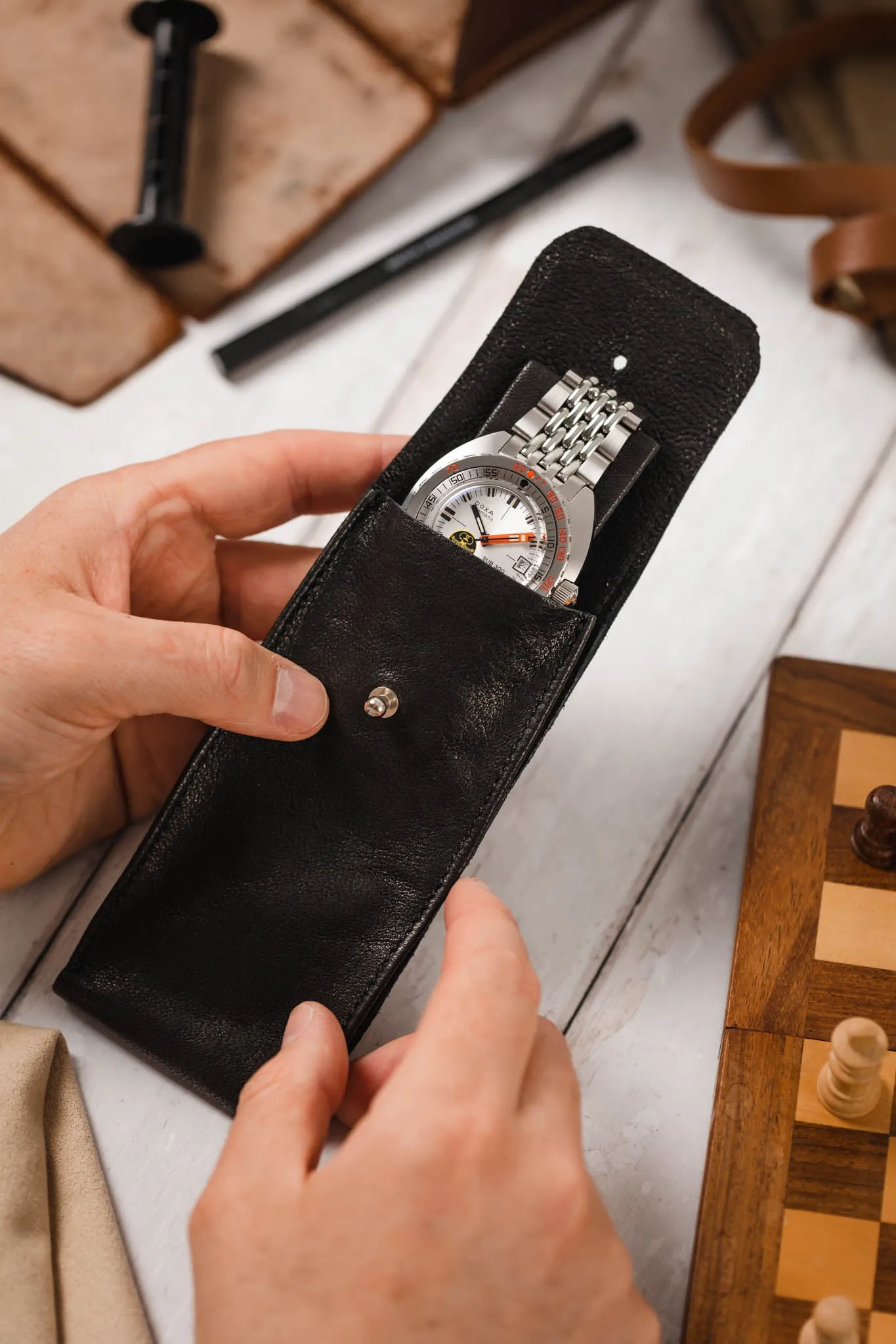 JPM Single Watch Leather Travel Pouch in BLACK
