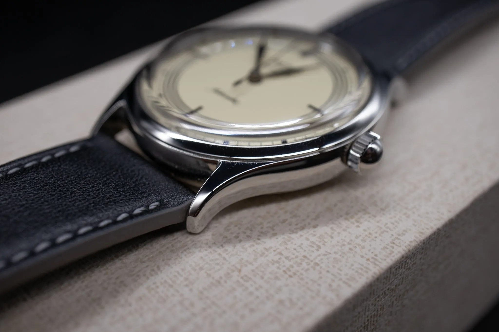Kurono Tokyo Eggshell