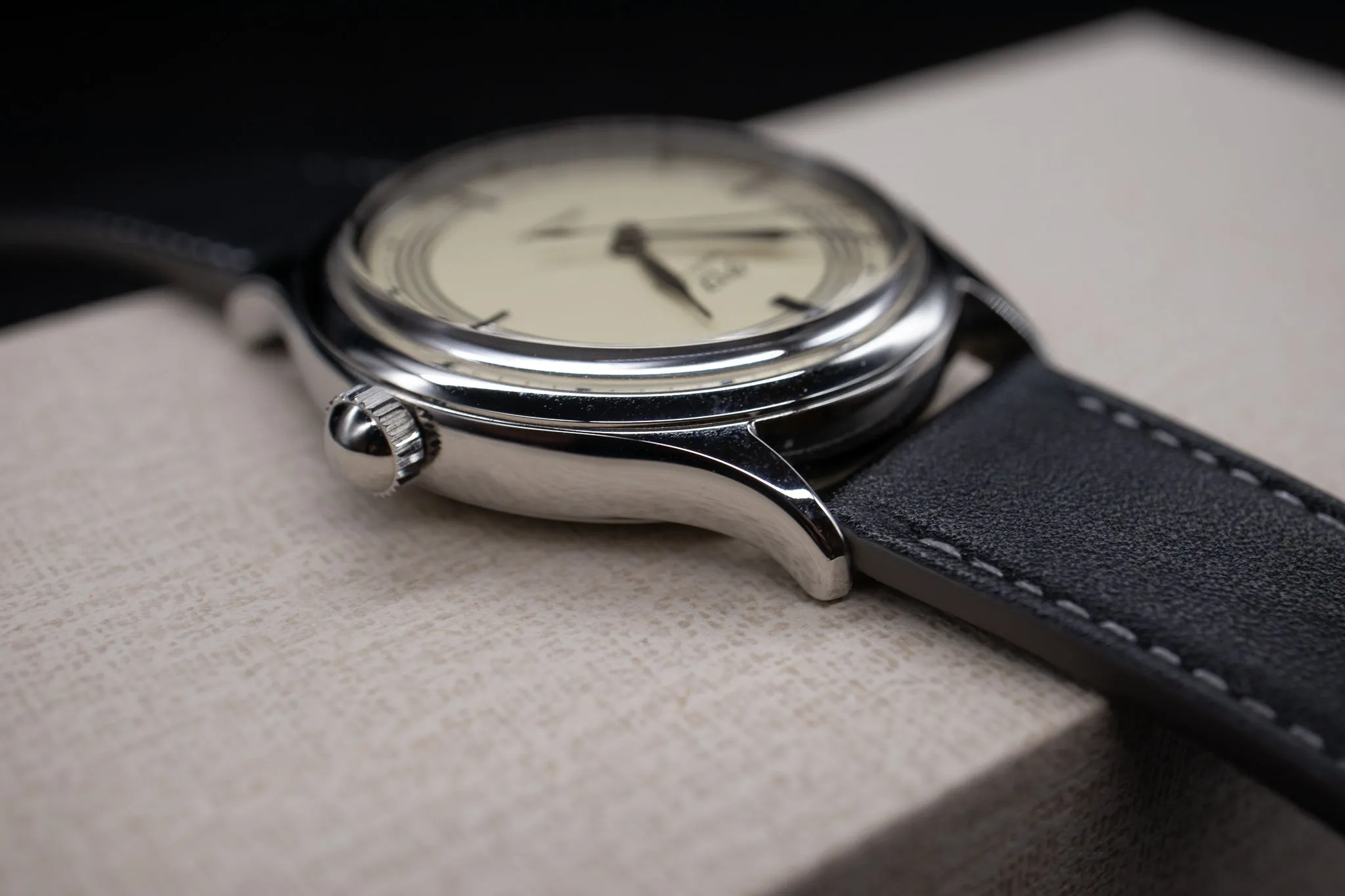 Kurono Tokyo Eggshell