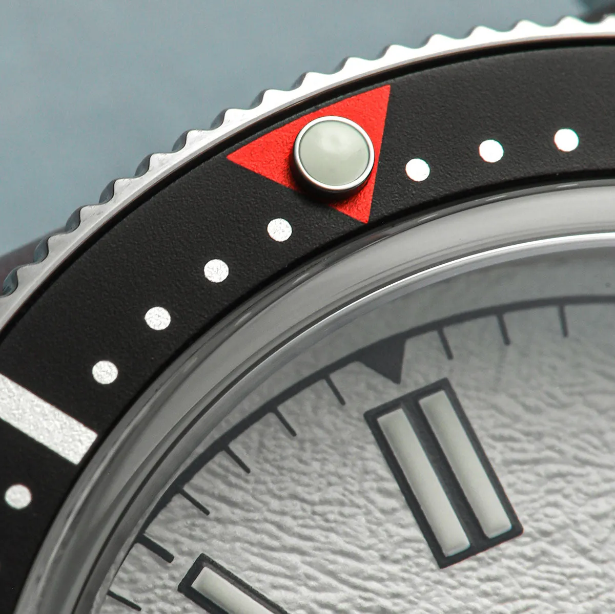 Ocean-Scout Dive Watch - Ice White