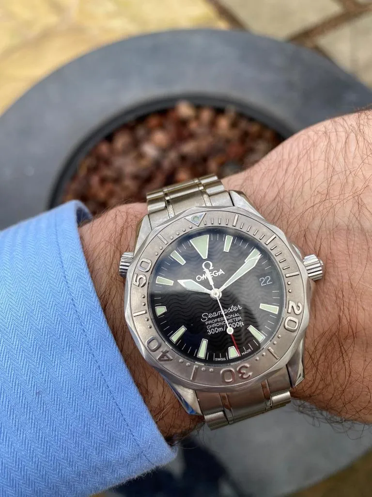 Omega Seamaster 300M Professional Diver Mens Midsize Automatic Chronometer Watch 2236.50 - Stainless Steel & 18K White Gold