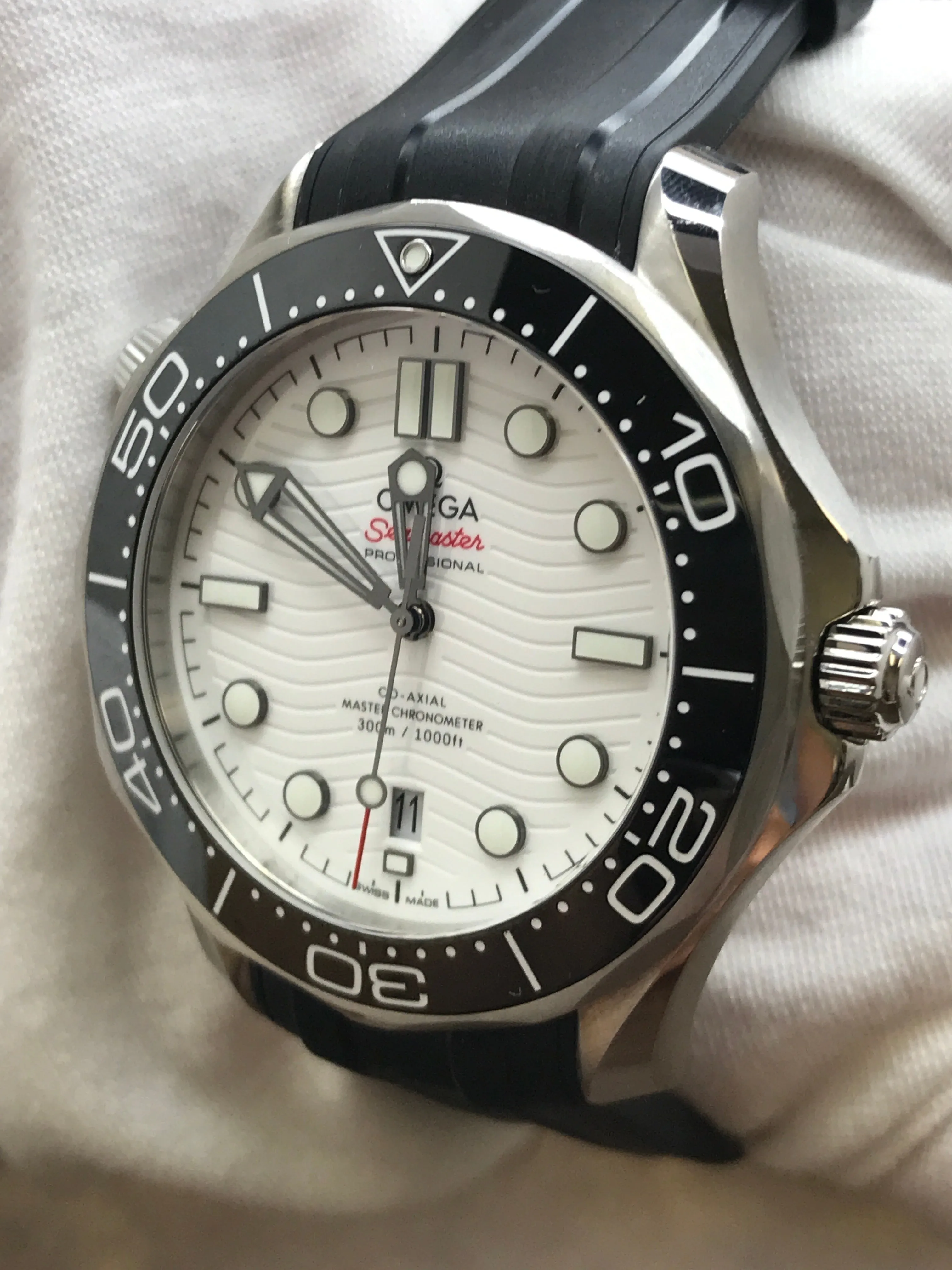 Omega Seamaster Diver 300M 210.32.42.20.04.001 White Dial Automatic Men's Watch