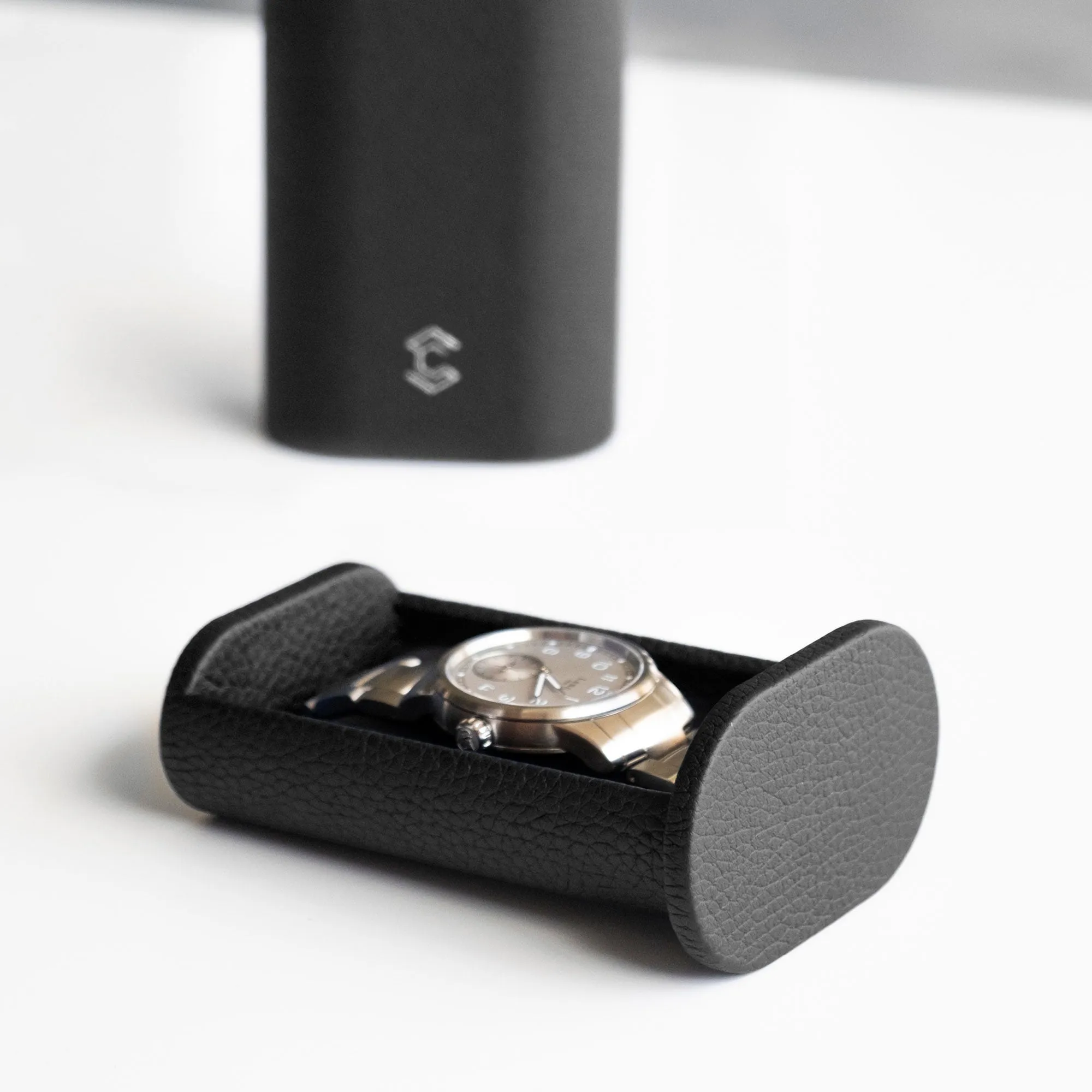 OSCAR 1 WATCH ROLL - BLACK