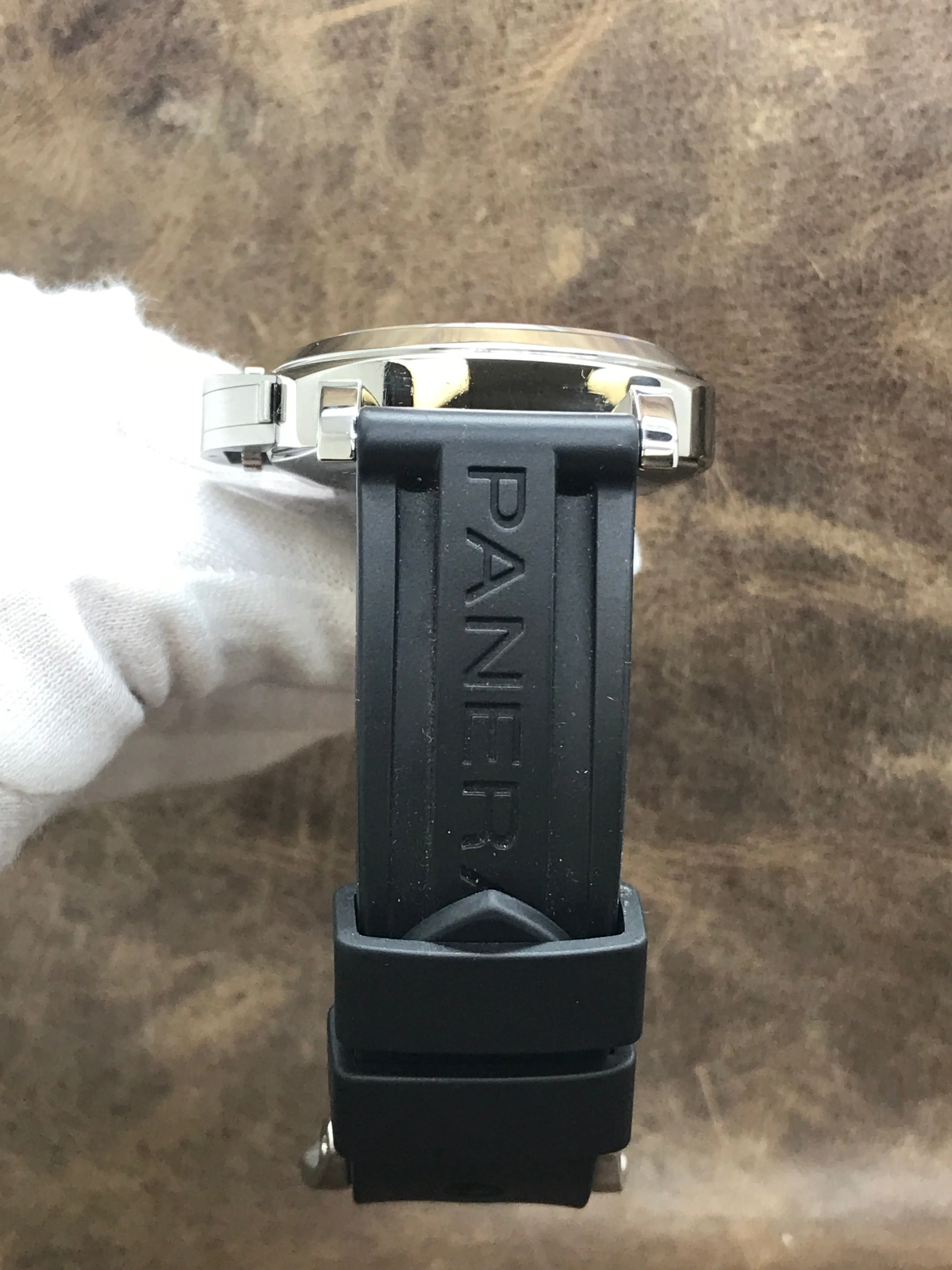 Panerai Luminor PAM00777 Black Dial Hand-wound Men's Watch