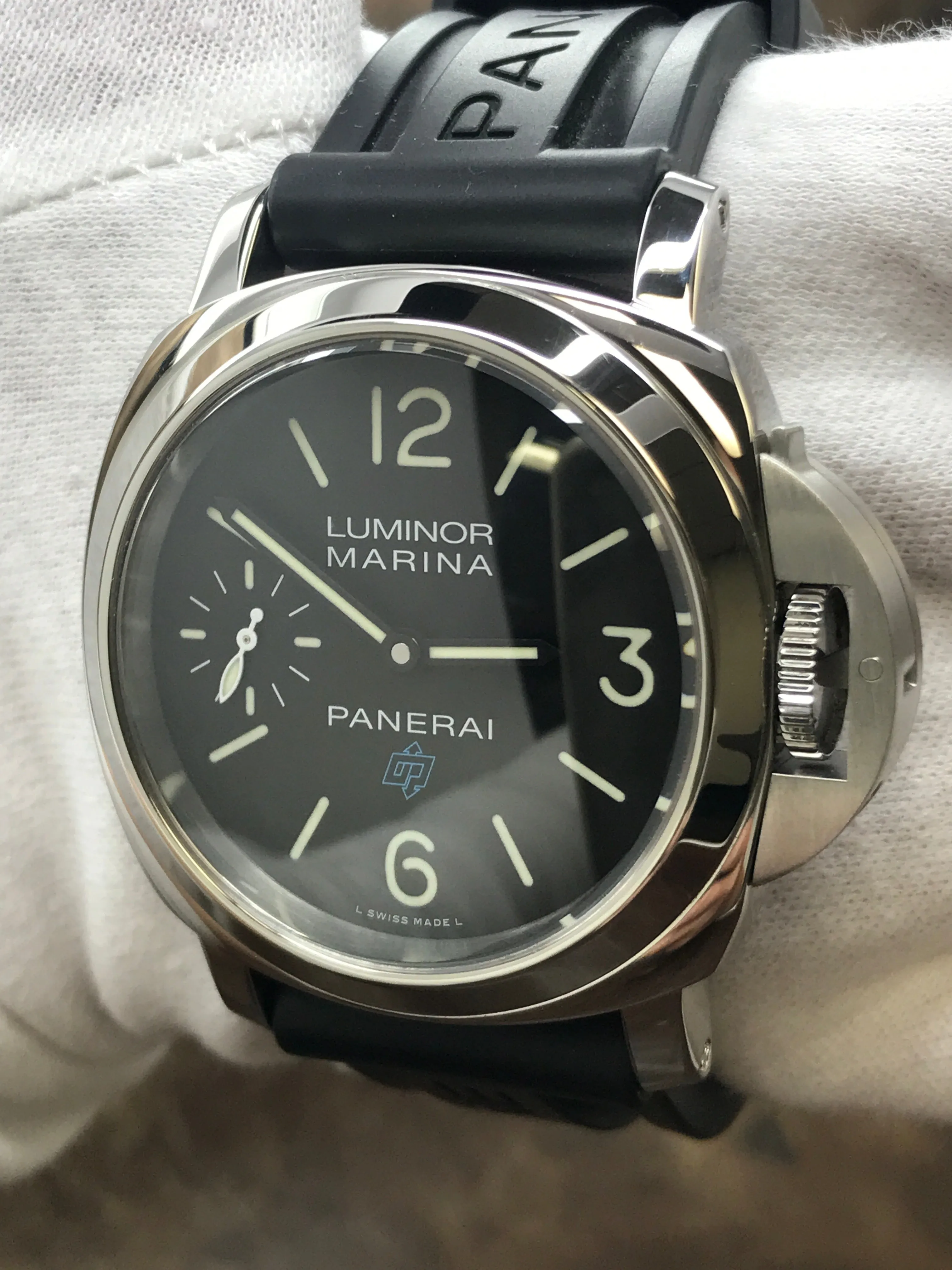 Panerai Luminor PAM00777 Black Dial Hand-wound Men's Watch