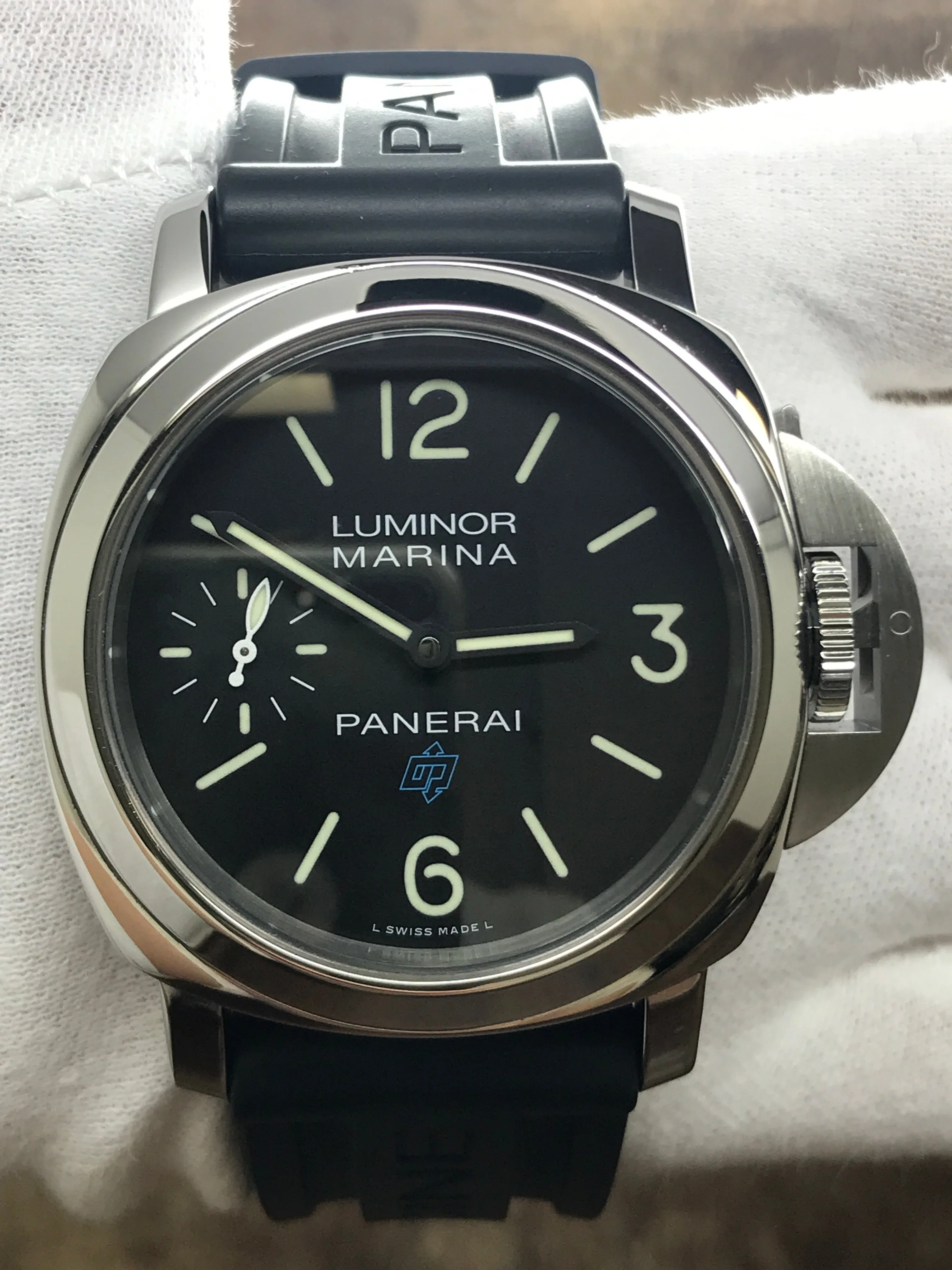 Panerai Luminor PAM00777 Black Dial Hand-wound Men's Watch