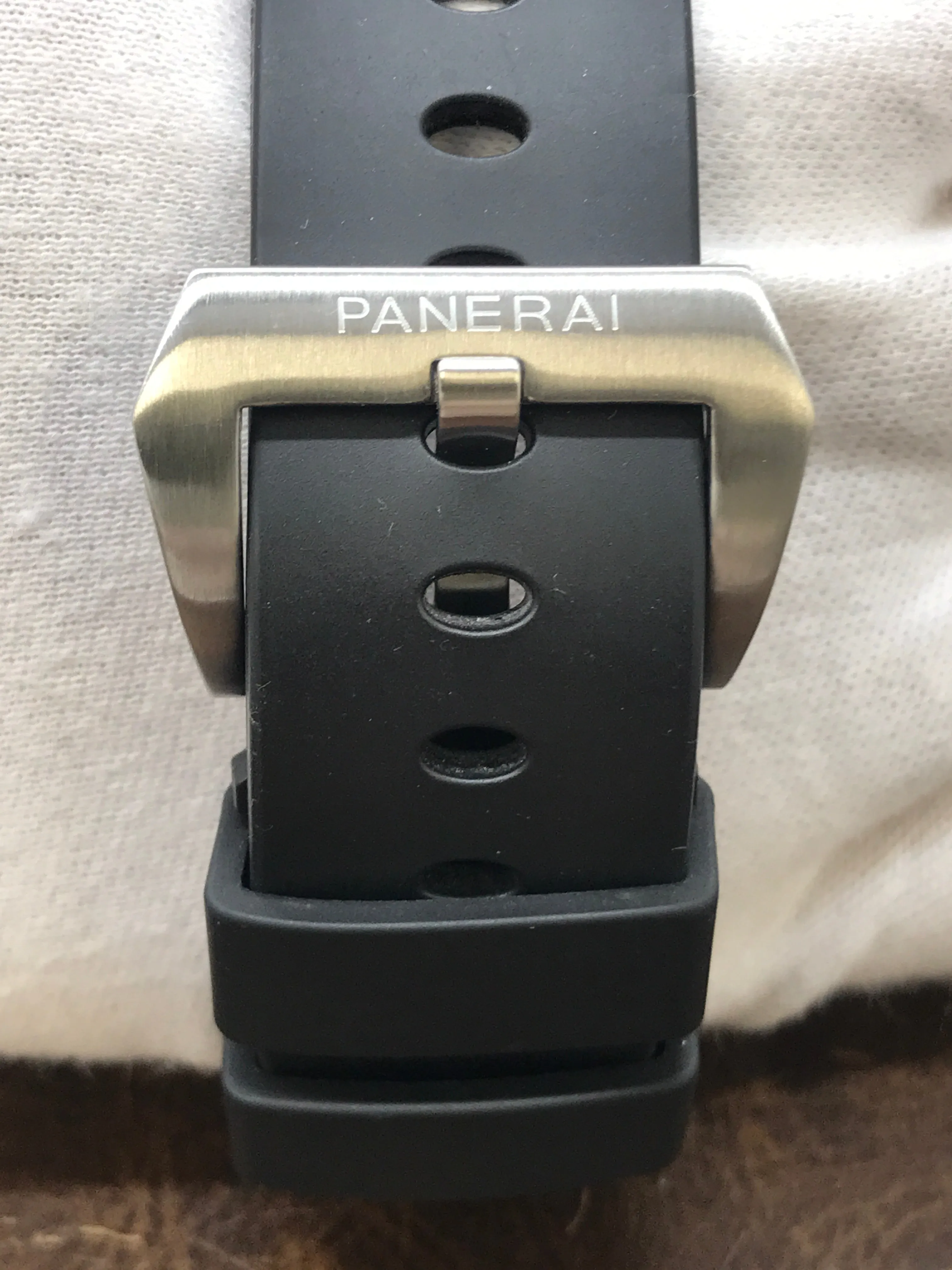Panerai Luminor PAM00777 Black Dial Hand-wound Men's Watch