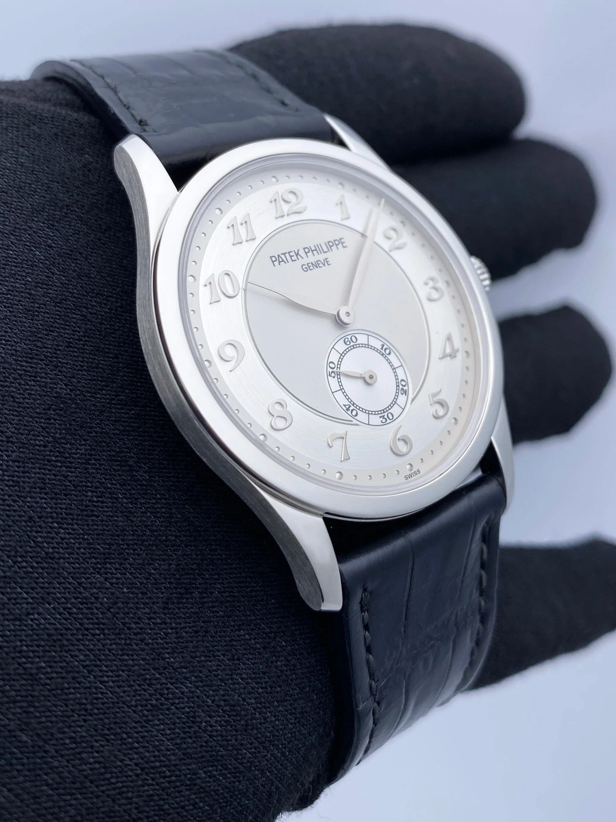Patek Philippe 5196P-001 Silver Dial Platinum Mens Watch Box Papers