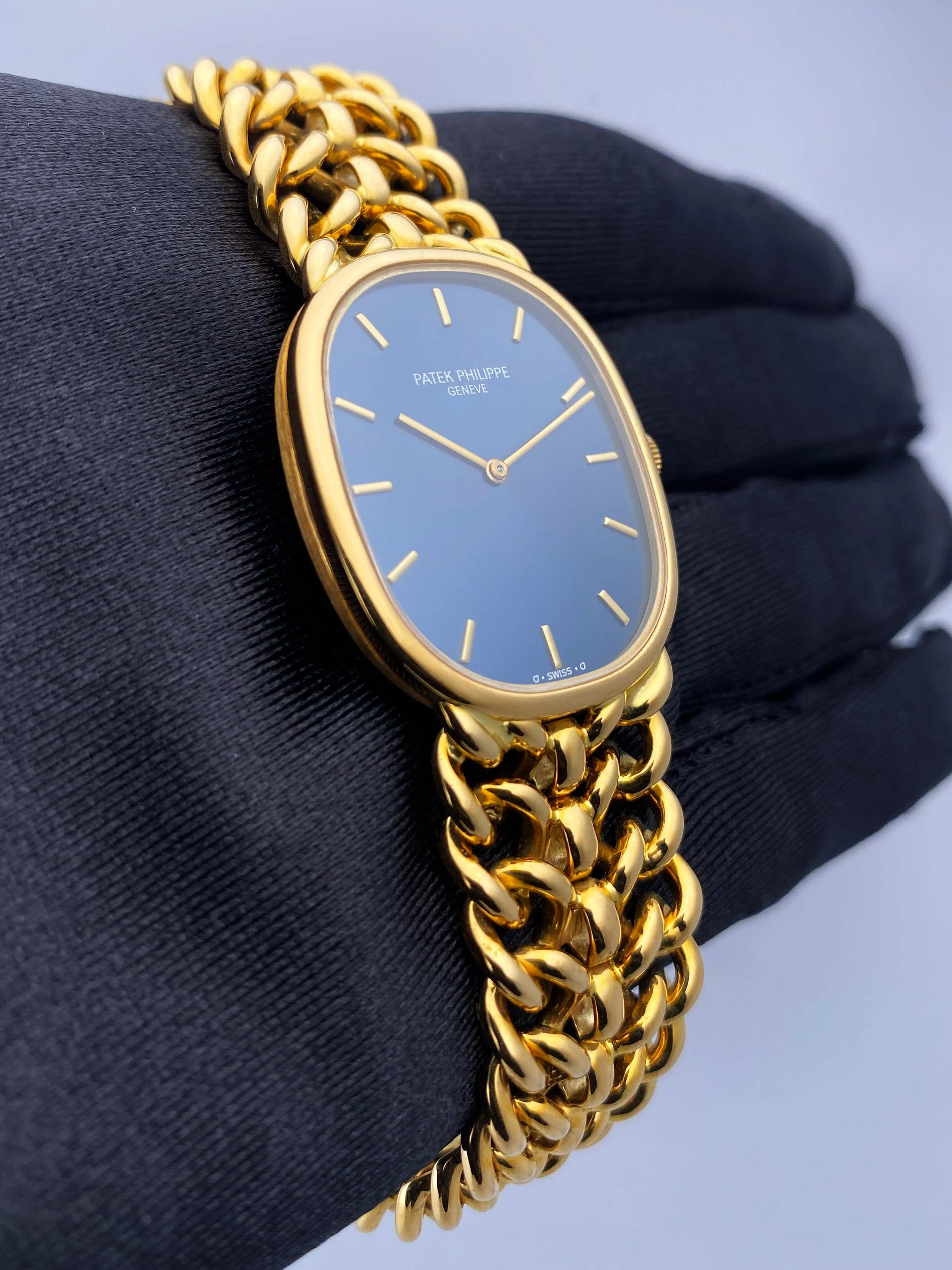 Patek Philippe Ellipse 3848/019 Blue Dial 18K Yellow Gold Ladies Watch With Papers