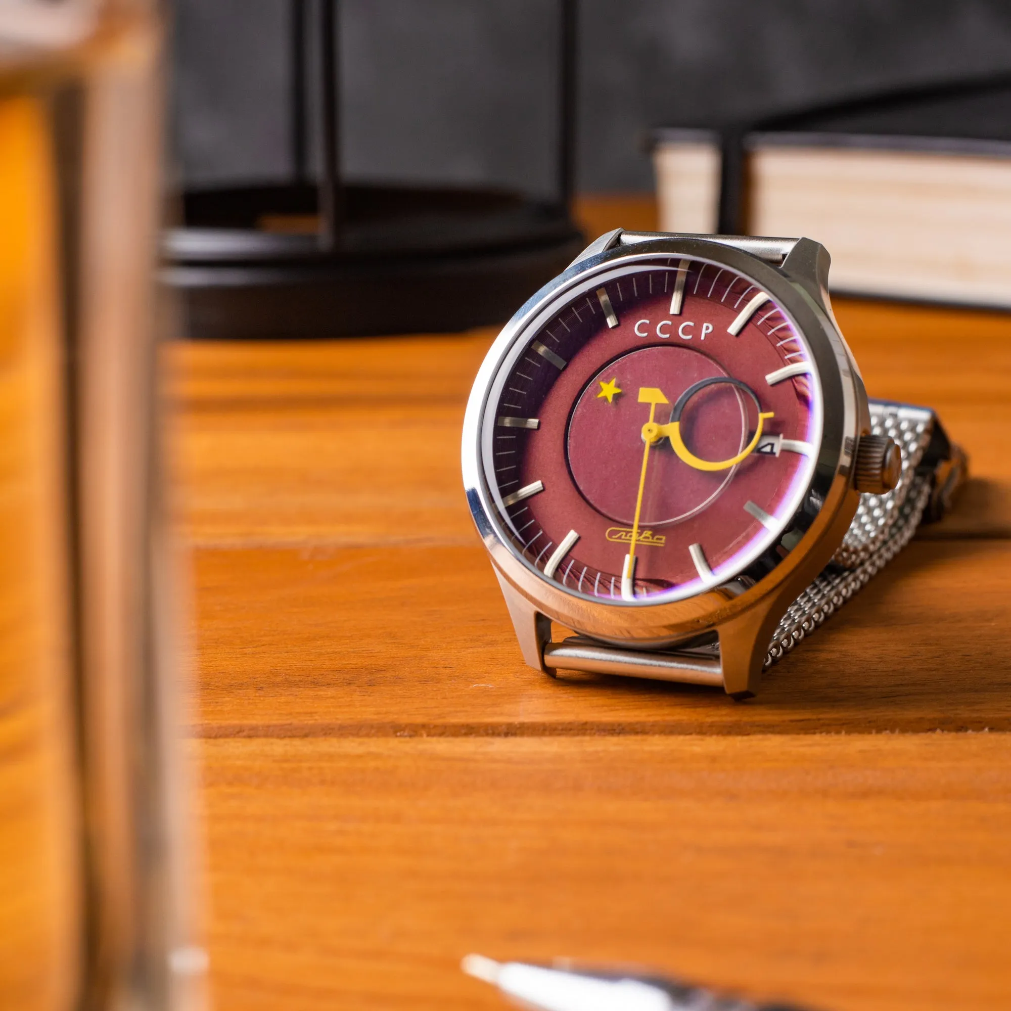 Red / Steel