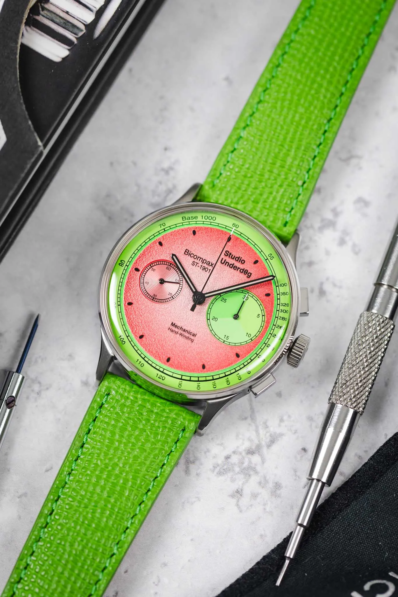RIOS1931 FRENCH Leather Watch Strap in APPLE GREEN