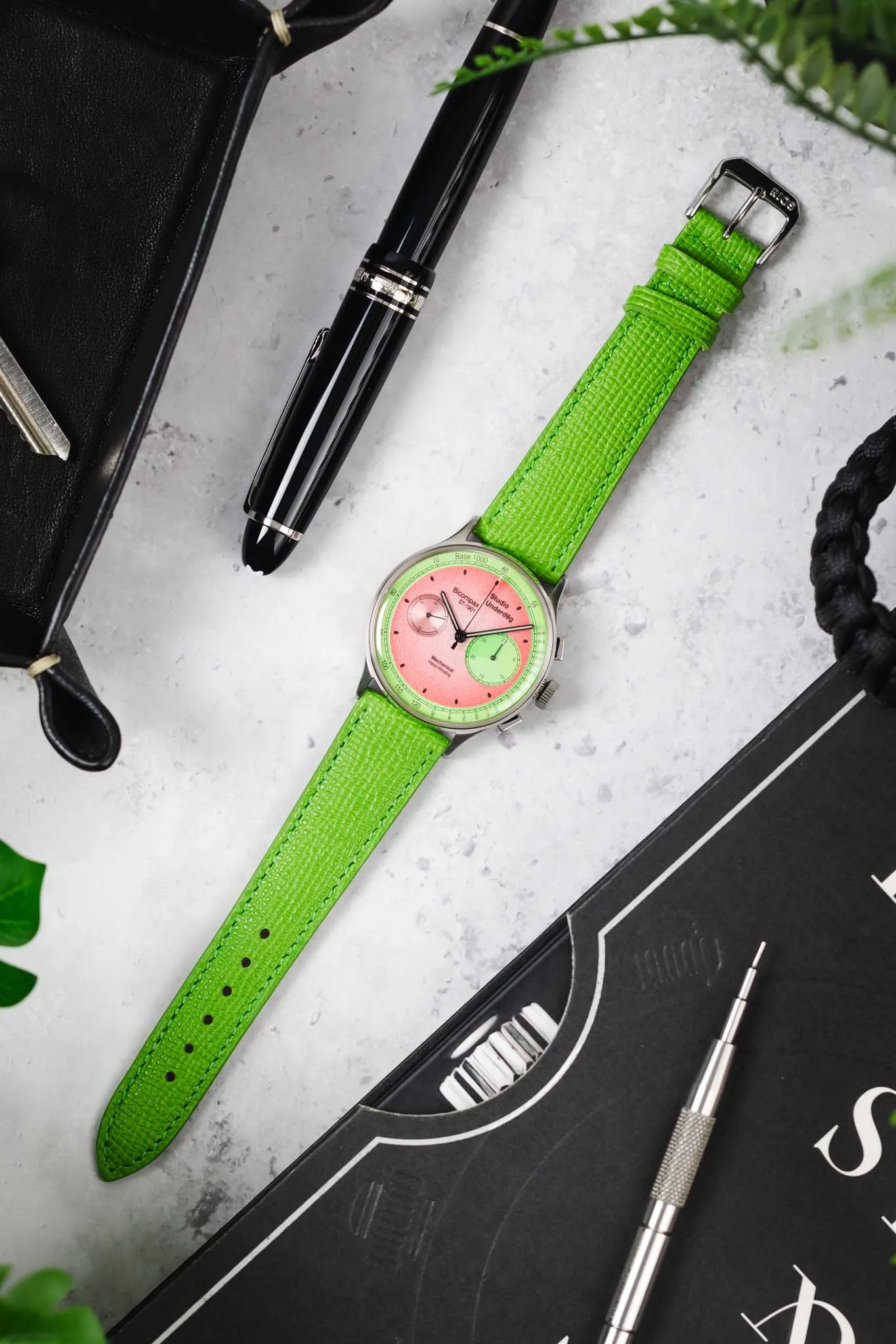 RIOS1931 FRENCH Leather Watch Strap in APPLE GREEN