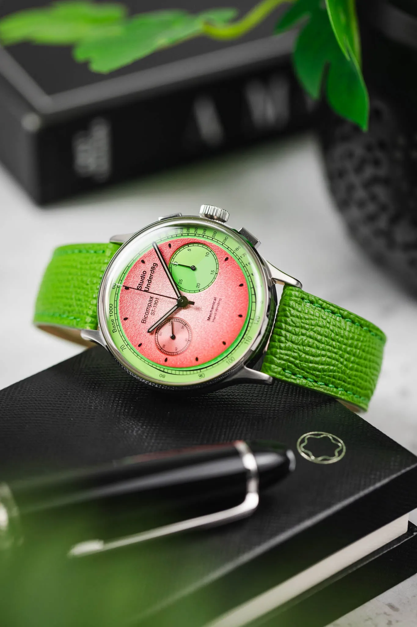 RIOS1931 FRENCH Leather Watch Strap in APPLE GREEN
