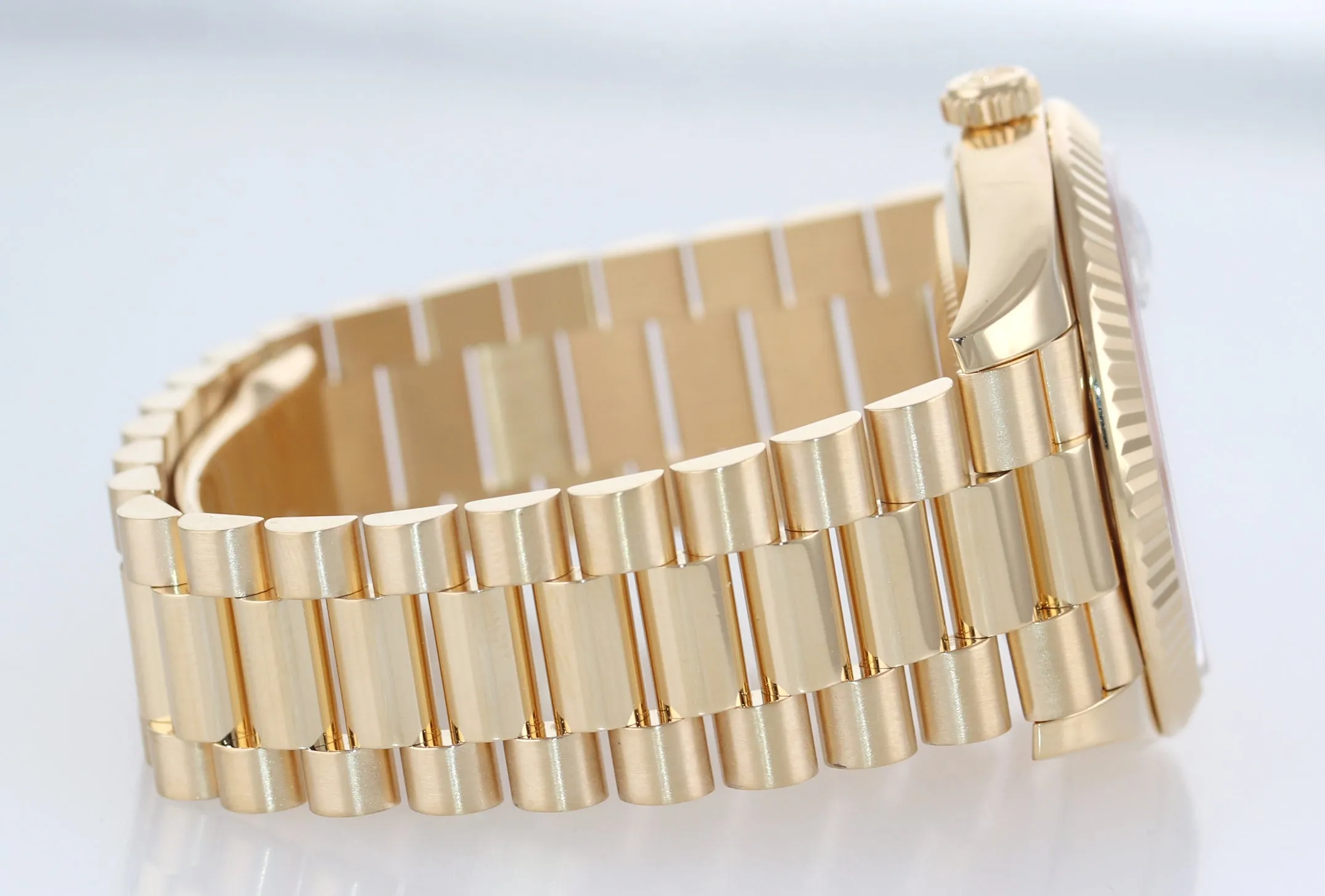 Rolex Day-Date 40 President 228238 Silver Stick Motif Gold Watch Box