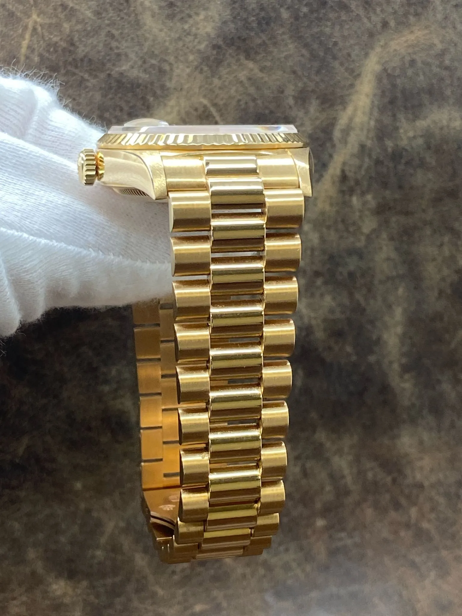 Rolex President Day Date 36mm Unpolished 18238 Champagne String Diamond & Sapphire Dial Automatic Men's Watch