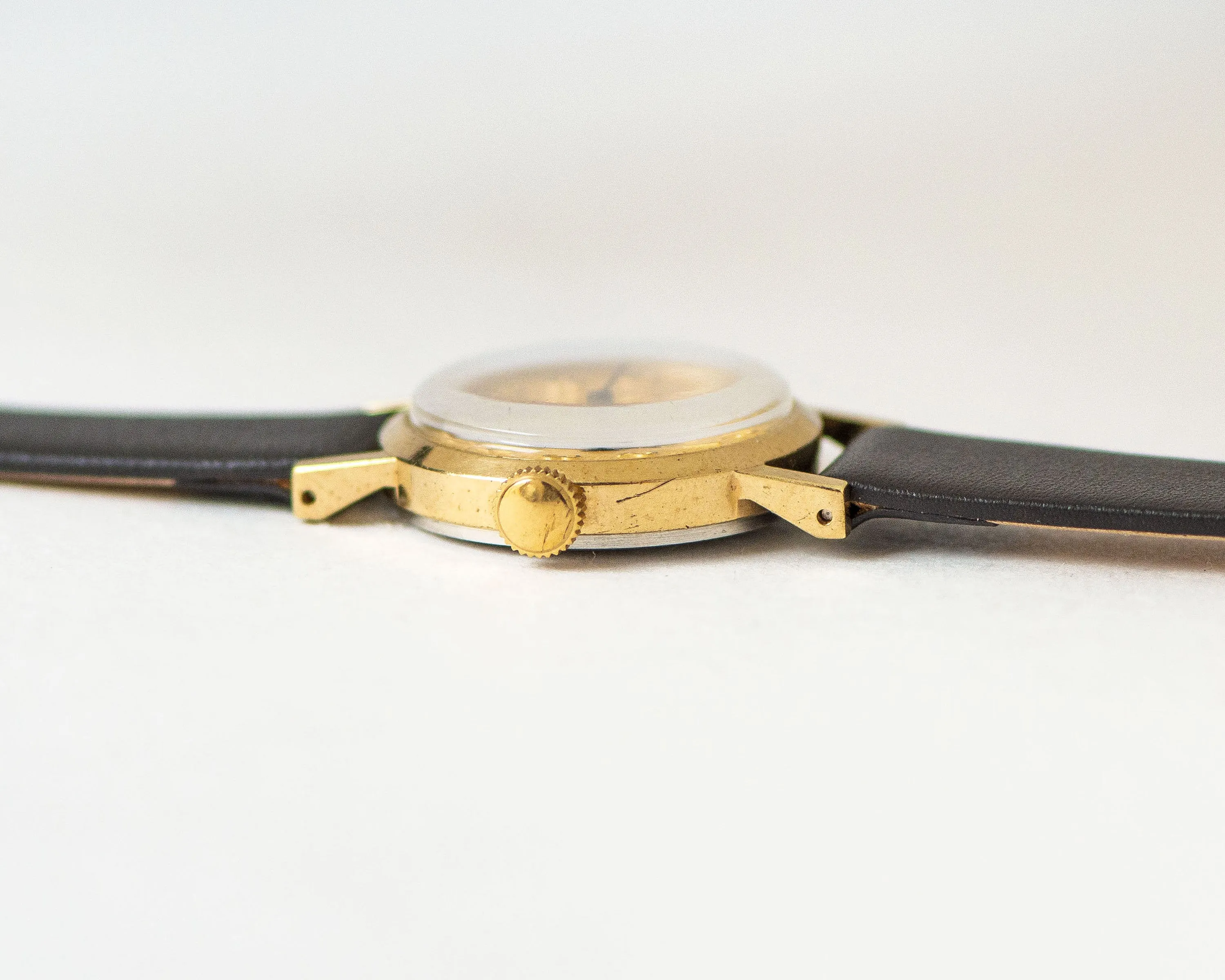 Small women wristwatch Dawn vintage, gold plated lady watch classic yellow dial, round women watch gift jewelry, new genuine leather strap