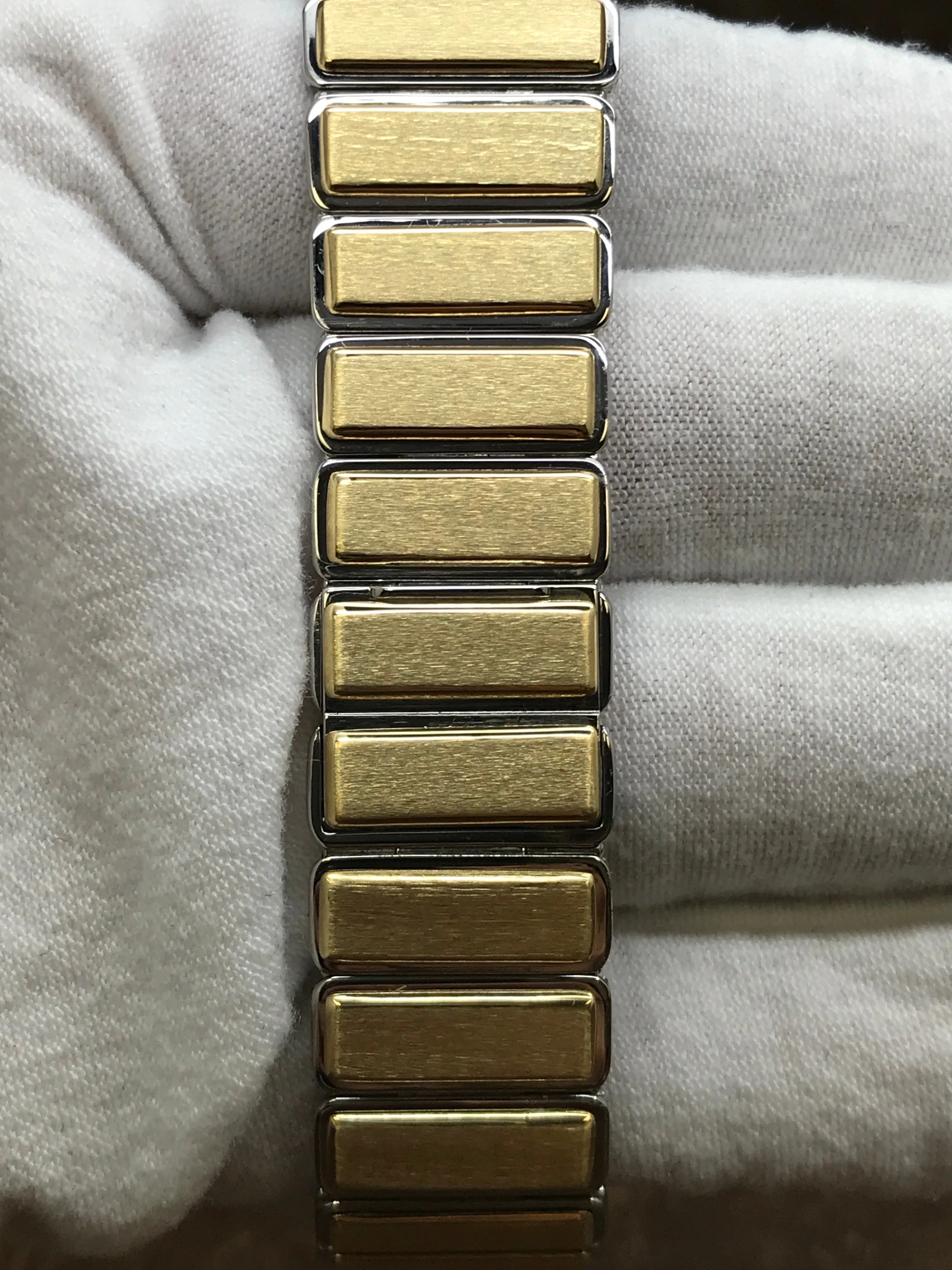 Vacheron Constantin Harmony 61002 Gold Dial Quartz Women's Watch