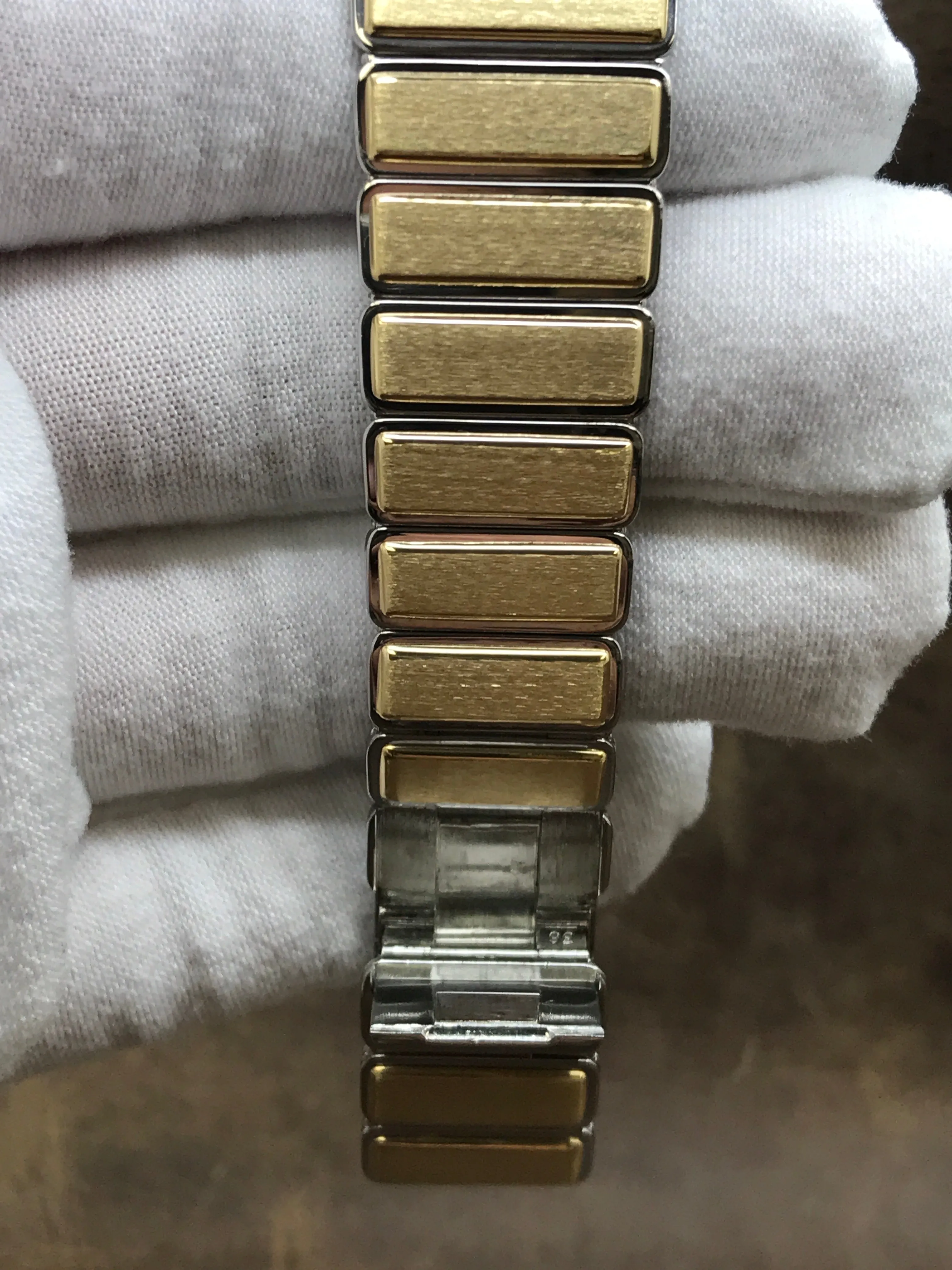 Vacheron Constantin Harmony 61002 Gold Dial Quartz Women's Watch
